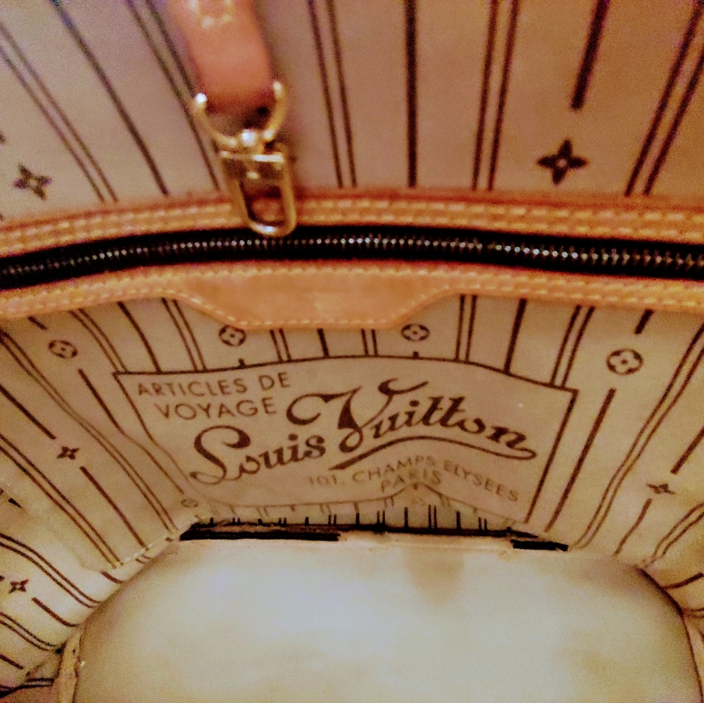 Louis Vuitton MM Hobo Bag - Picture 3 of 5